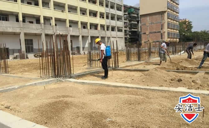 江山学校机关防治白蚁